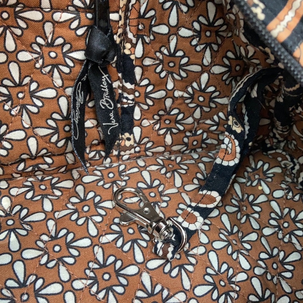 Vera Bradley quilted Purse 🍁🍁🍁 - Picture 6 of 8